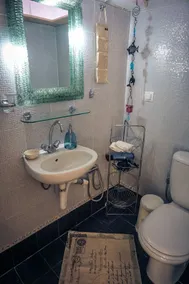 Cozy Studio Perfect for Business Travelers - Image 5