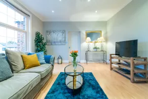 Modern Living 2 Bedroom Apartment South Wilmslow - Image 3