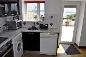 Cavanagh's Self Catering No. 4 - Image 4