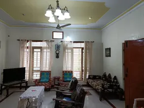 Spacious Bungalow @Vinyasa House - Image 2