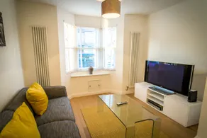 Beautifully designed Oxford City Centre House. - Image 2