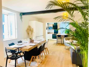 Affordable luxury, ample space, absolute charm - Image 2