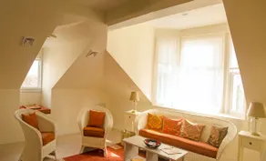 A Victorian Secret AMAZING apt. in Historic Home - Image 4