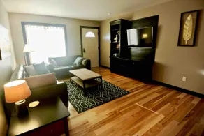 Posh 2 bd home in Grandville -Close to everything! - Image 3