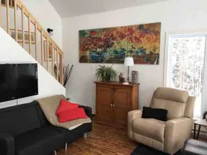 Small house in the woods - Image 5