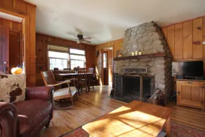 Ahwahnee-be Vintage Cabin - Walk to town! - Image 3