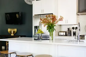 12 South - Spacious - Rooftop & Centrally Located - Image 3