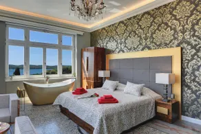 Arena & Seaview Luxurious Residence - Image 3