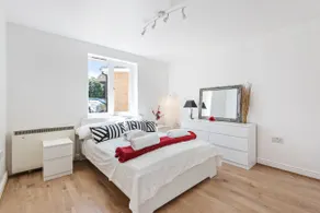 2 Bed Flat, Dedicated workspace, Parking, 4KTV - Image 5