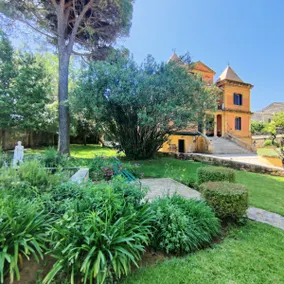 366 sqm Mansion,5 bdrms,5 bthrms, swimming pool - Image 2