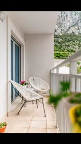 Apartment Azzurro with Pool and Parking - Image 3