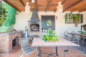 A CHALET IN MARBELLA WITH A PRIVATE POOL AND BARBECUE - Image 5