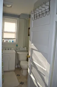 Private entrance, private bathroom, quiet zone. - Image 3