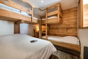 D2 Luxury Chalet Mountain View Sleeps 12 Coffee - Image 3
