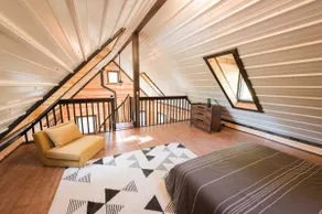 Moon Bay Getaway: 2BR on Lake Wissota with Hot Tub - Image 2