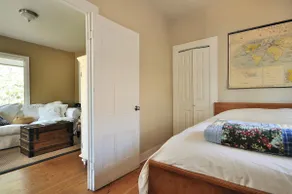 The Vintage Cottage, walkable and restful. - Image 5
