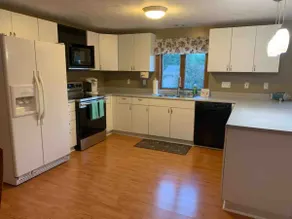 Spacious Family Home Near the Beach! - Image 3
