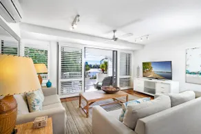 Idyllic Riverside Retreat - Image 2