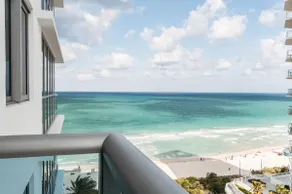 King Oceanfront Suite w/ Pool, Balcony & Parking - Image 5