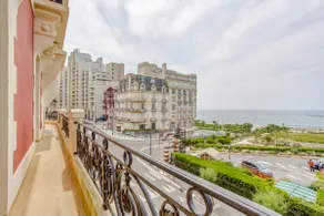 Large appartment by the beach - Image 4