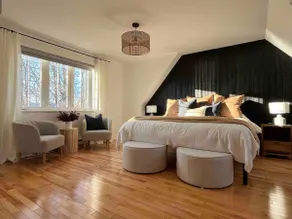 Peaceful oasis: hot tub, river view, fireplace - Image 3