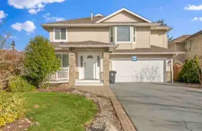 Cheerful 4 Bedroom House with Huge Patio - Image 2