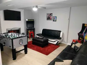 Gameroom /King Suite/ Spacious/ Mins to Crossplex - Image 2