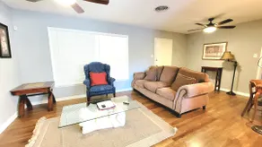 Homey University Park Place - Image 4