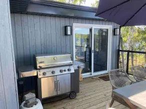 Lux 4 BDRM Cottage with Hot Tub & Pet Friendly - Image 5
