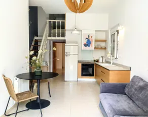 Artist's loft with a garden & very fast internet. - Image 2