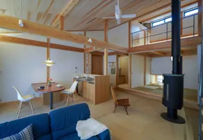 Shiokamiki Village Free parking is provided, and the entire building is rented out Dirt floor living room with wood stove - Image 5