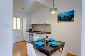 Apartment with Stunning Seaviews - Image 5