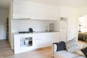 Charming 2 Bedroom Apartment In Richmond Close to MCG - Image 5