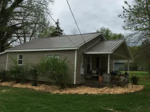 Cozy Country Cottage - Image 4