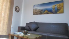 Carina Court Apartment - Image 4