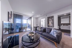 Modern APT in Toowong with Mountain View - Image 2
