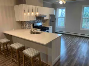 Lovely Sunset Park 2 Bdrm - Image 2