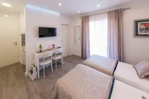 Luxury Heritage Room-Prime location in Palace - Image 5