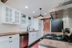 The Good Flat · Ocean Beach, New London, Mystic! - Image 3