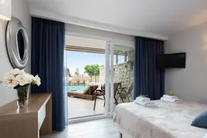 Suite with Private Pool - Image 2