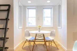 Big Bright 1 BR at U/Shaw + 14th on Quaint Swann - Image 4
