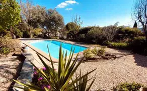 L’Ensouleiado Modern guest room with pool near lac - Image 3