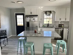 Cozy home on Bourbon Trail, sleeps 6 upper level - Image 3