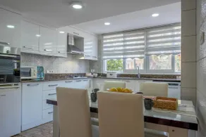 Villa Lale - 4 bed with top kitchen and garden! - Image 2