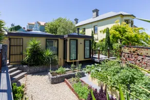 Stylish House in Hobart - Image 5
