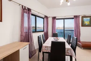 Amazing Seafront Flat Mellieha (Sleeps 6) ACs AAA+ - Image 4
