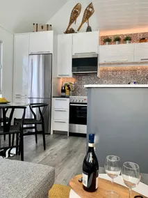Crisp, Clean, Chic & Cozy Village Retreat with AC - Image 5