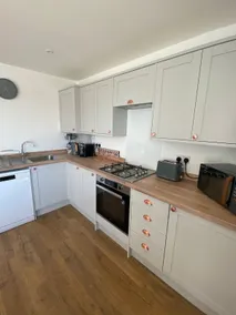 Beau - Brambles Chine, Colwell Bay, Nr Yarmouth - 5 star WiFi - Short walk to The Hut and beach - Ferry offers - Image 4