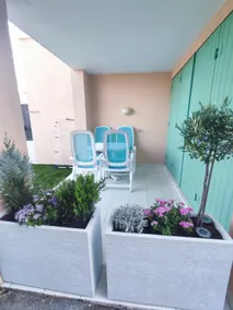 Cozy Apt with Garden, Pool and Walking Distance to Beach - Image 5