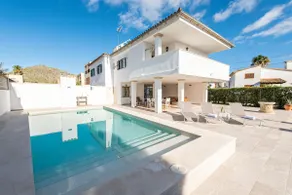 A perfect location villa for holidays with AC and private pool - Image 2